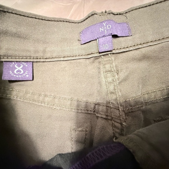 NYDJ Tan/Khaki Knee Length Straight Leg Chinos Classic Capri Size 10 - Picture 3 of 8